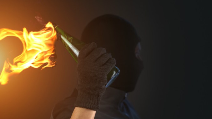 #Corse 🇫🇷 93 blessés, au moins 650 cocktails molotov jetés sur les forces de l’ordre