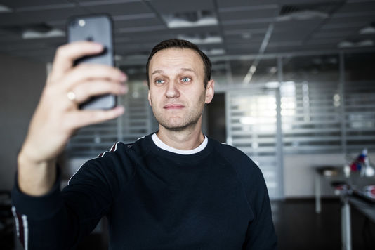 Politique – En Russie, Alexeï Navalny, adversaire numéro 1 de Poutine, poursuit sa campagne déterminée