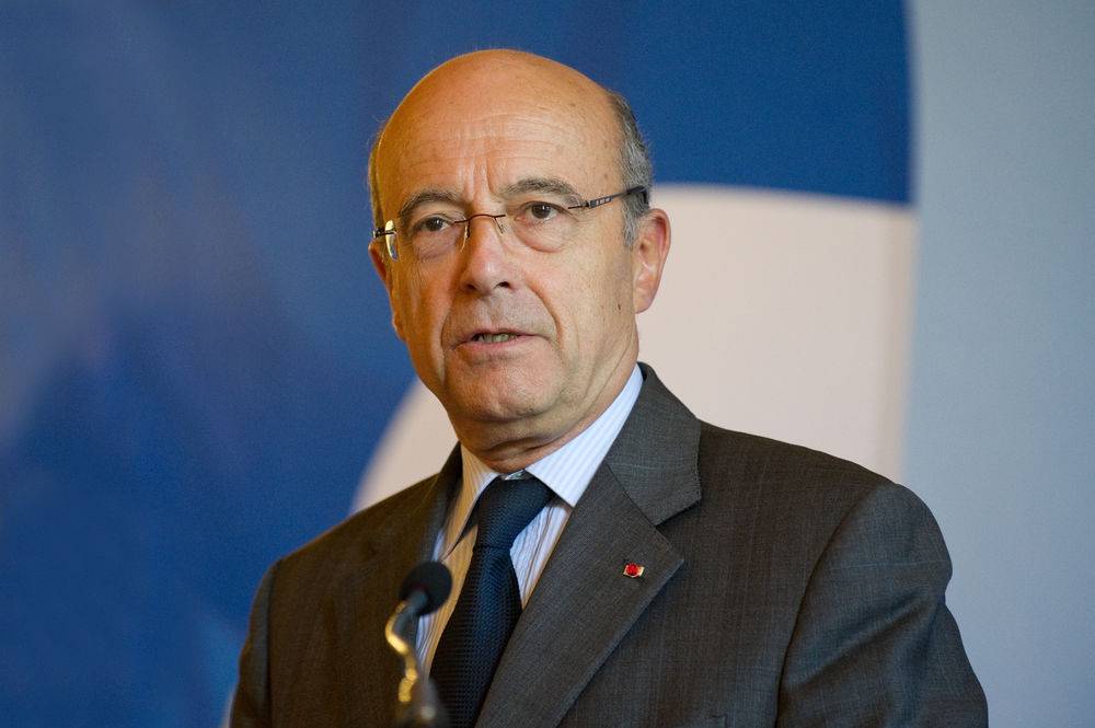 Rappel utile – Quand Alain Juppé flattait les musulmans : "ma maman portait un voile en allant à la messe"