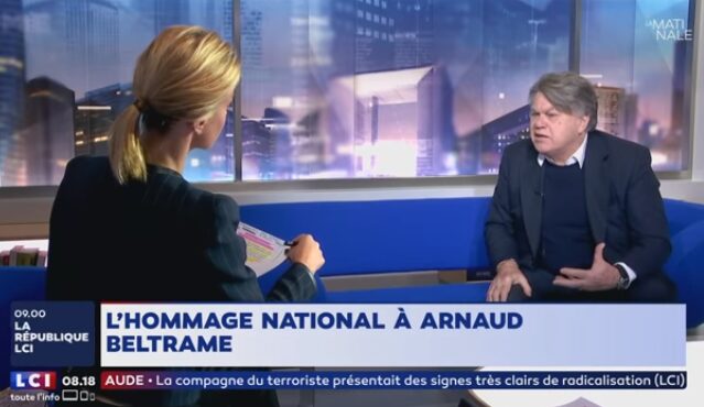 Le député Gilbert Collard réclame le port d’arme pour les anciens policiers et militaires : un policier retraité désarmé était présent pendant l'attentat de Trèbes