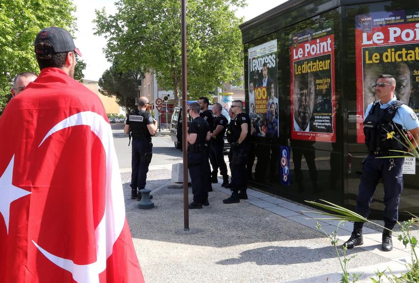 Le Pontet : Des kiosques à journaux menacés par des islamistes turcs pro Erdogan