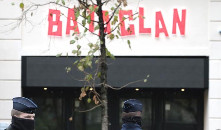 Bataclan : des familles de victimes demandent des comptes à l’Etat concernant l’ordre de non-intervention des militaires