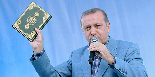 Turquie – Le président Erdogan, pour son investiture, promet une « nouvelle ère » qui enterrera la République laïque d’Atatürk