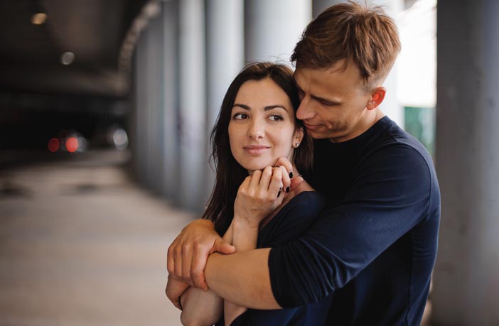 Une étude révèle que les femmes, y compris les féministes, sont plus attirées par les hommes « sexistes bienveillants »