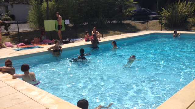 Squat de piscines privées à Toulouse par la racaille