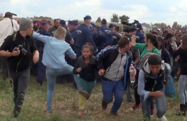 #Hongrie 🇭🇺 Petra Laszlo, la journaliste qui avait fait trébucher des migrants, finalement relaxée