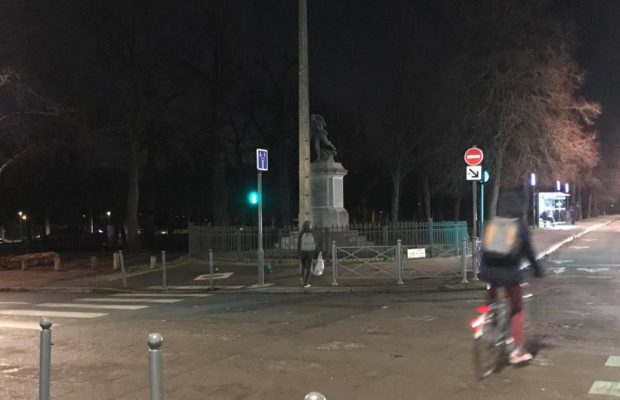 #Lille 🇫🇷 Une femme dépouillée, battue et violée en pleine rue
