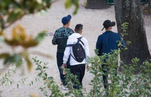 🇪🇸 Barcelone veut mettre en place une remigration assistée des migrants mineurs marocains