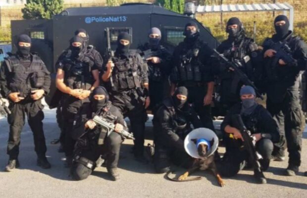#Marseille 🇫🇷 Cooper, le chien d’assaut du Raid qui a pris 2 coups de machette en désarmant un criminel
