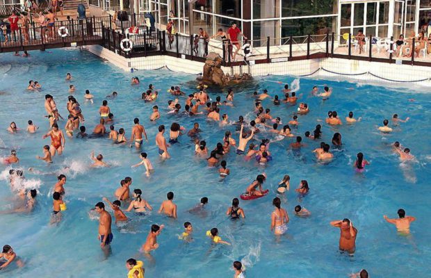 #Paris 🇫🇷 Un pervers « ne parlant pas bien le français » agressait sexuellement des jeunes filles à l’Aquaboulevard